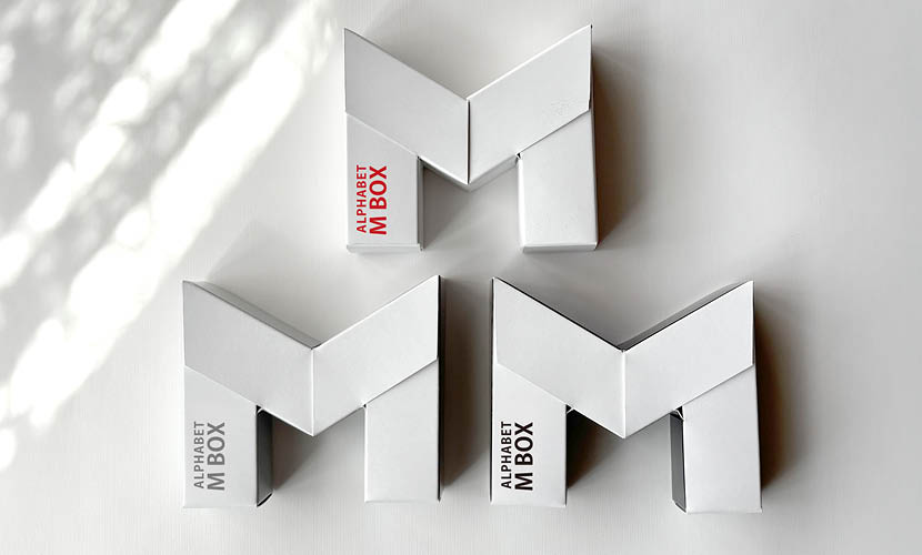 Mの字型パッケージ正面写真、色違いの3種です。